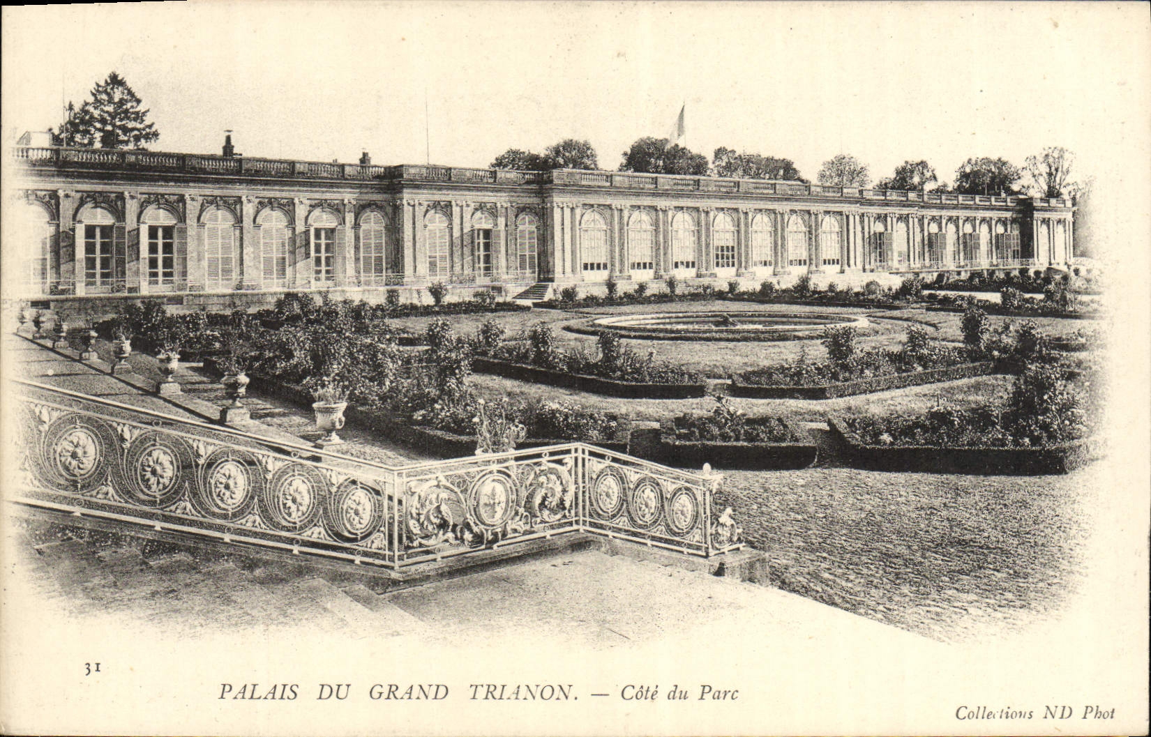 CPA Versailles Palais Du Grand Trianon Cote du parc
