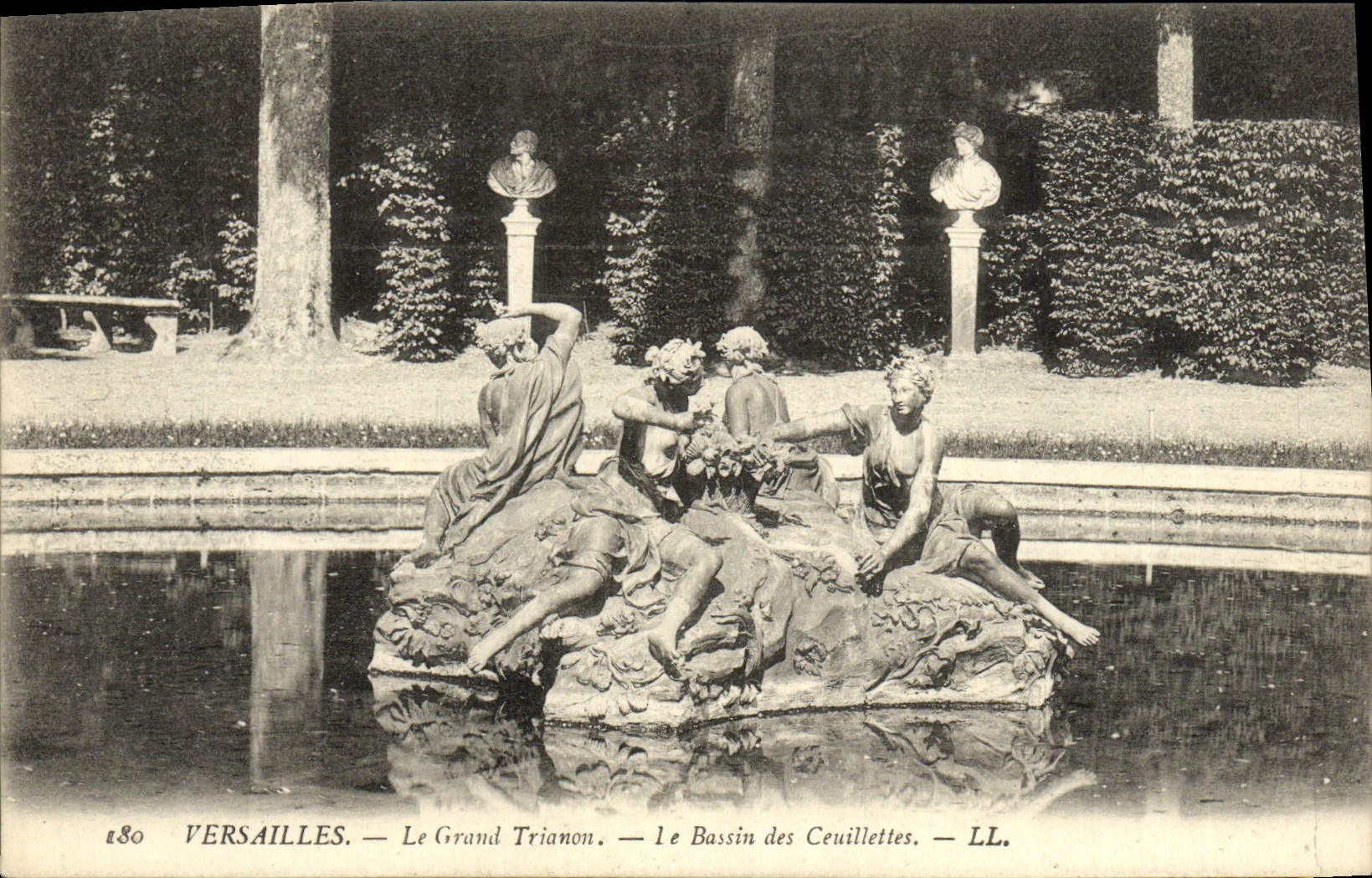 CPA Versailles Le Grand Trianon Le Bassin des Ceuillettes