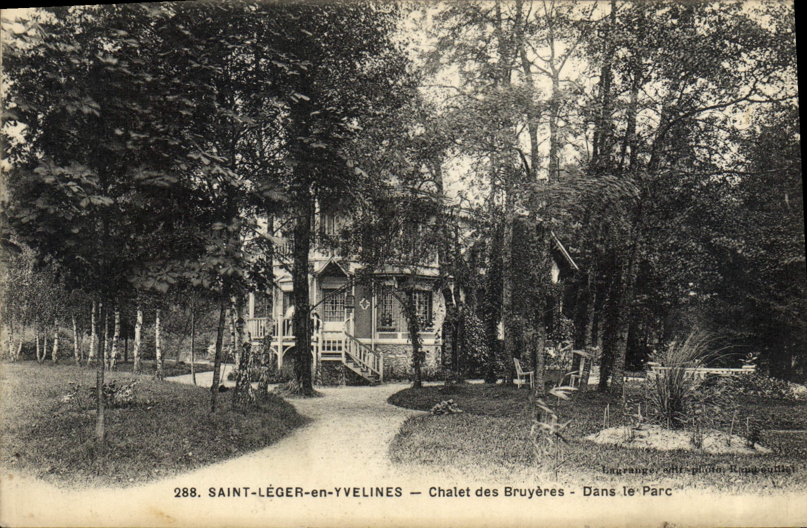 SAINT-LÉGER-en-YVELINES — Chalet des Bruyères — Dans le Parc — Éditeur : Légrange, offr. photo Rimbouillet