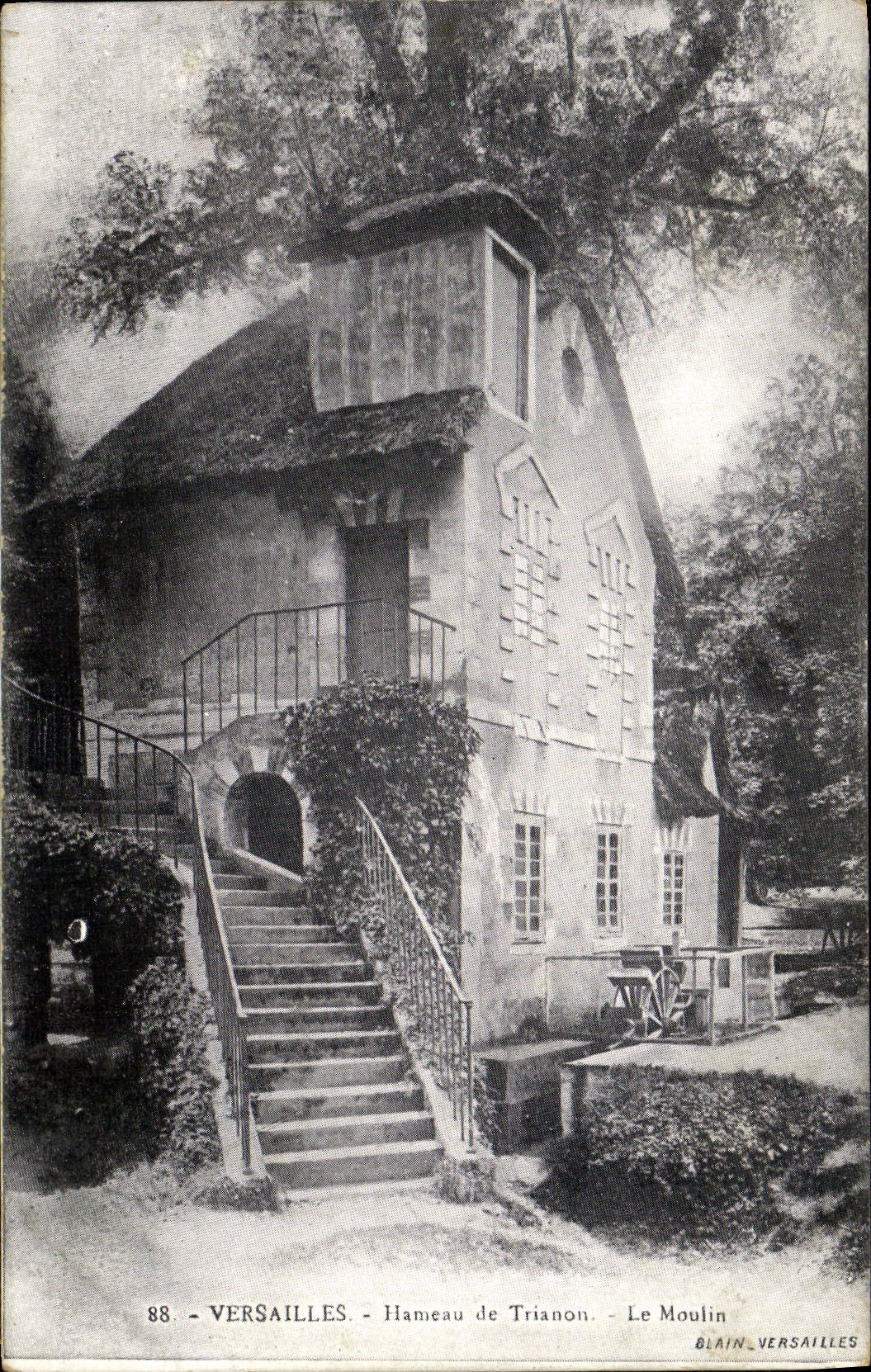 CPA Versailles Hameau de Trianon Le moulin 