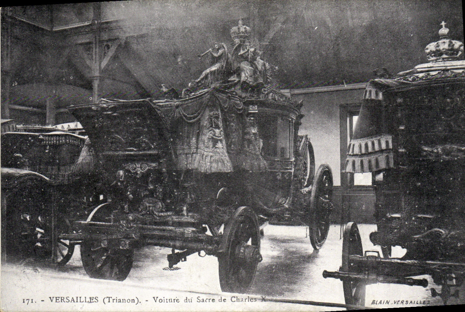 CPA Versailles Voiture du Sacre De Charles X