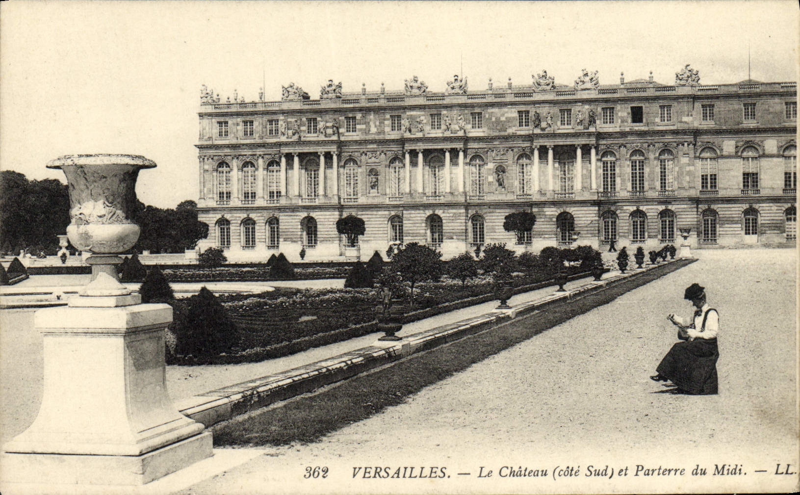 Versailles — Le Château (côté Sud) et Parterre du Midi — LL. n° 362