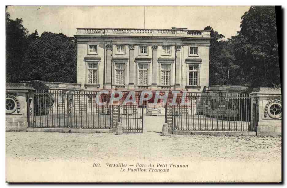 CPA Versailles Parc du Petit Trianon Le pavillon francais