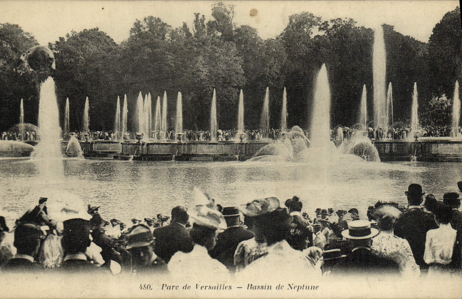 Parc de Versailles — Bassin de Neptune — éditeur Paris-Versailles, n° 480