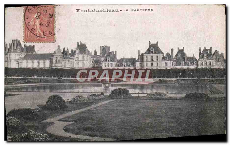Fontainebleau - Le Parterre — vue du château et du parc — éditeur non identifié