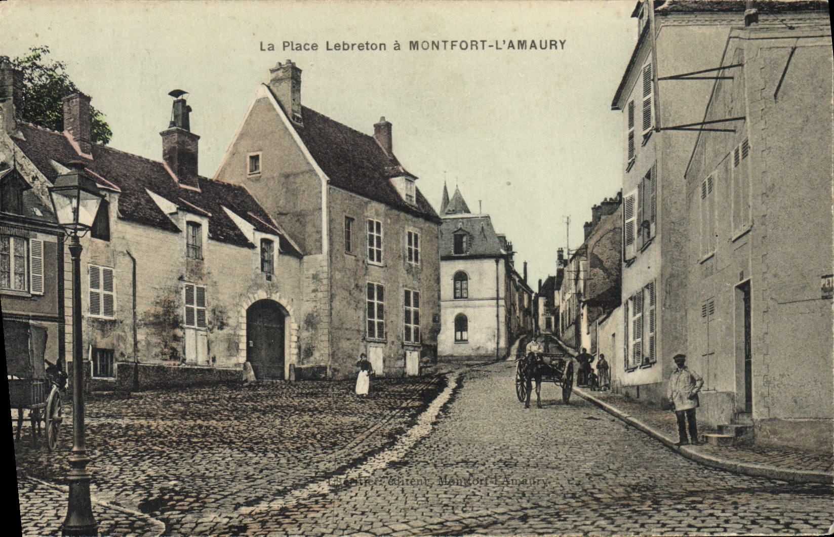 La Place Lebreton à MONTFORT-L'AMAUURY — éditeur Charentent, n° de série non visible
