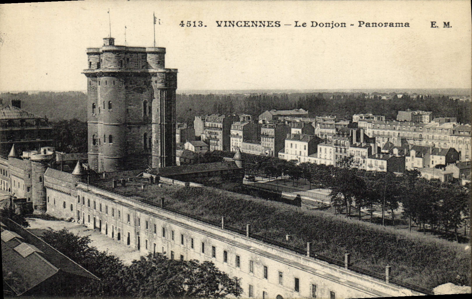 CPA Vincennes Le Donjon Panorama 