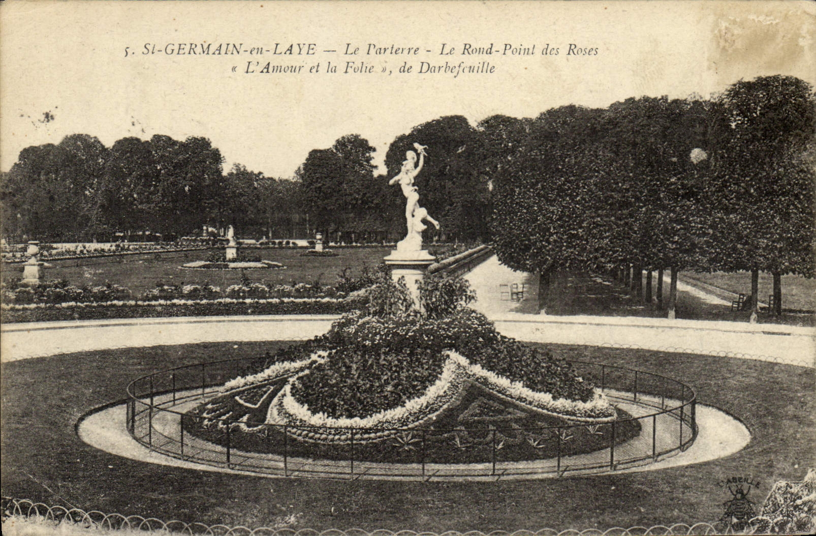 St-GERMAIN-en-LAYE — Le Parterre — Le Rond-Point des Roses « L'Amour et la Folie », de Darbefeucille