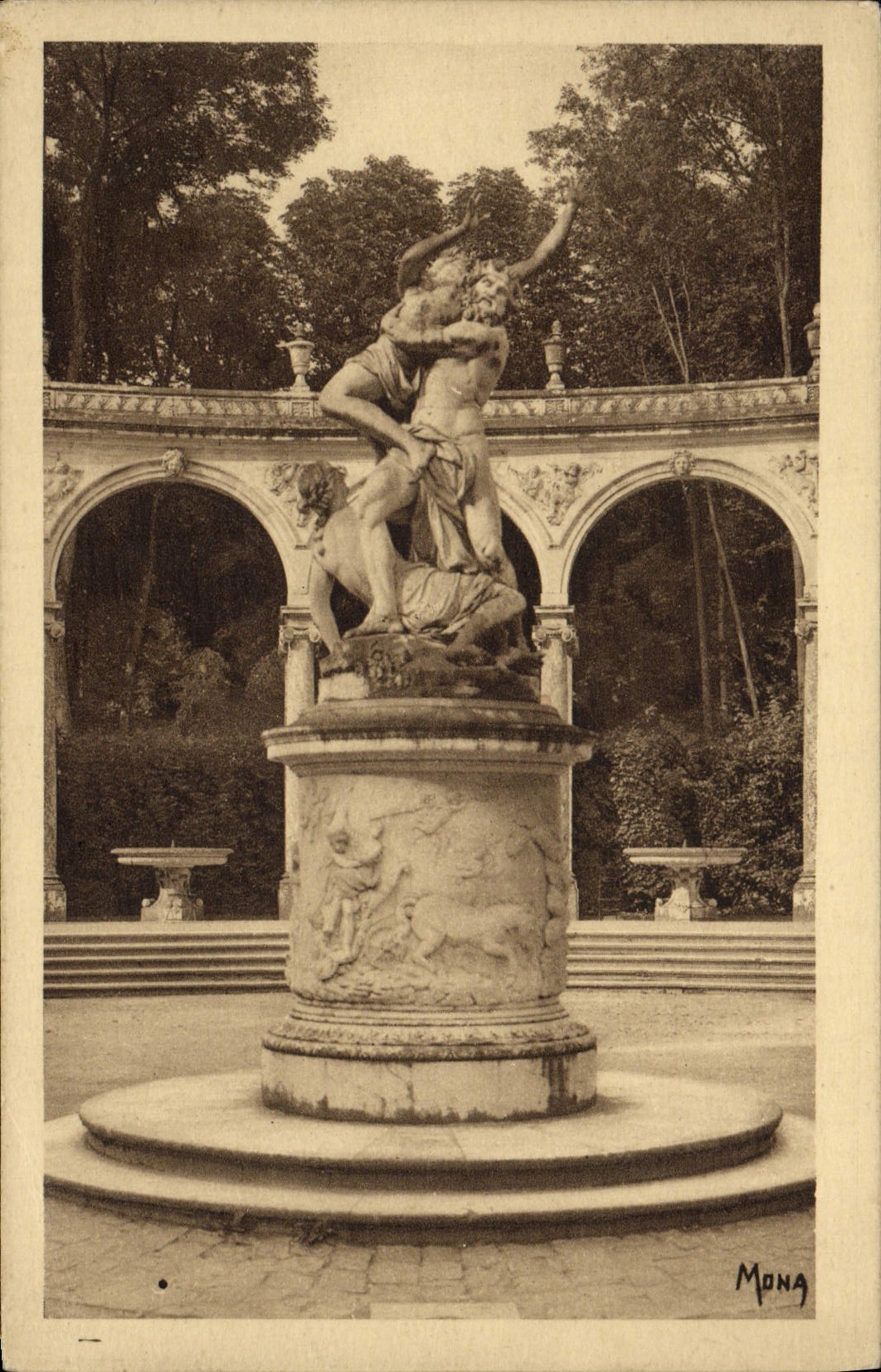 CPA Les Petits Tabileaux de Versailles Bosquet de la colonnade Enlevement de Proserpine
