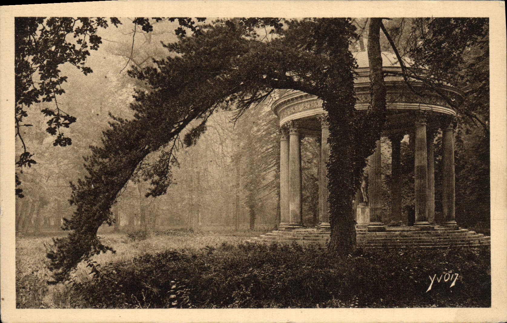 CPA Versailles Pittoresque Le Temple de l'Amour 