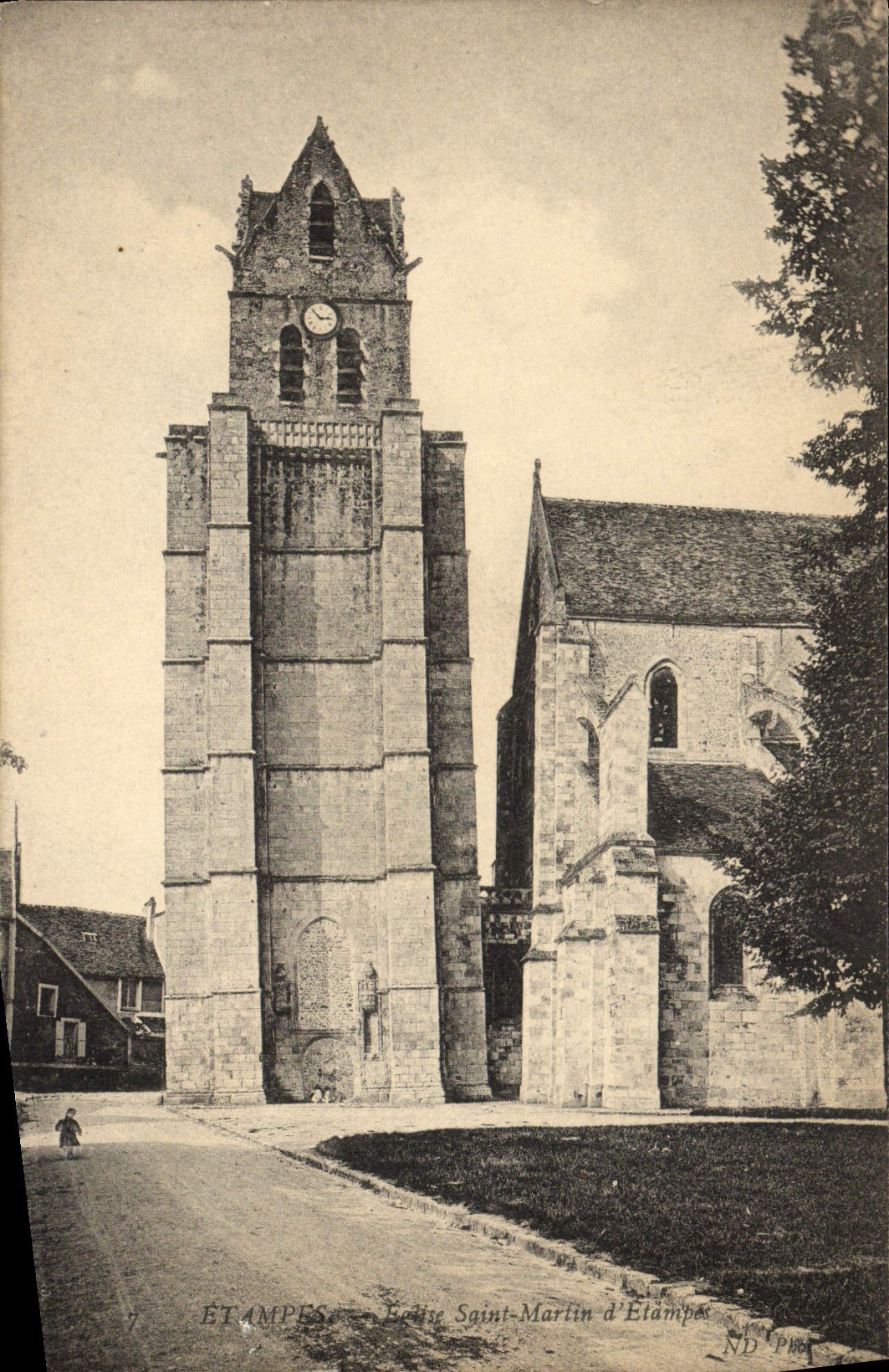 CPA Etampes Eglise Saint Martin d'Etampes