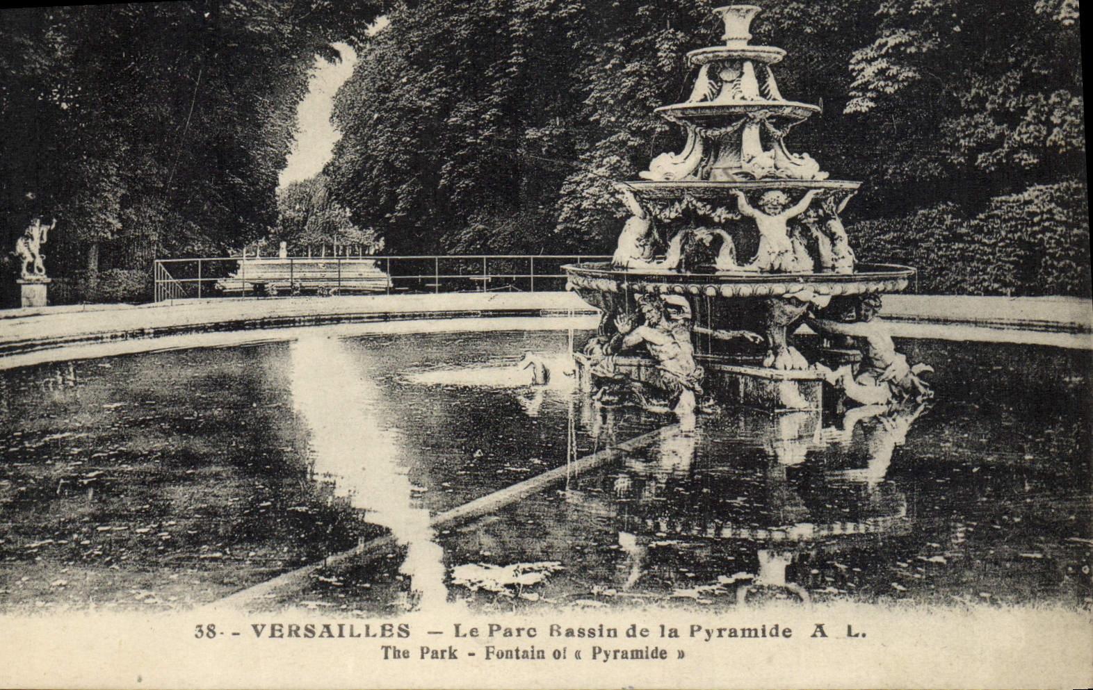 CPA Versailles Le Parc Bassin de la Pyramide 