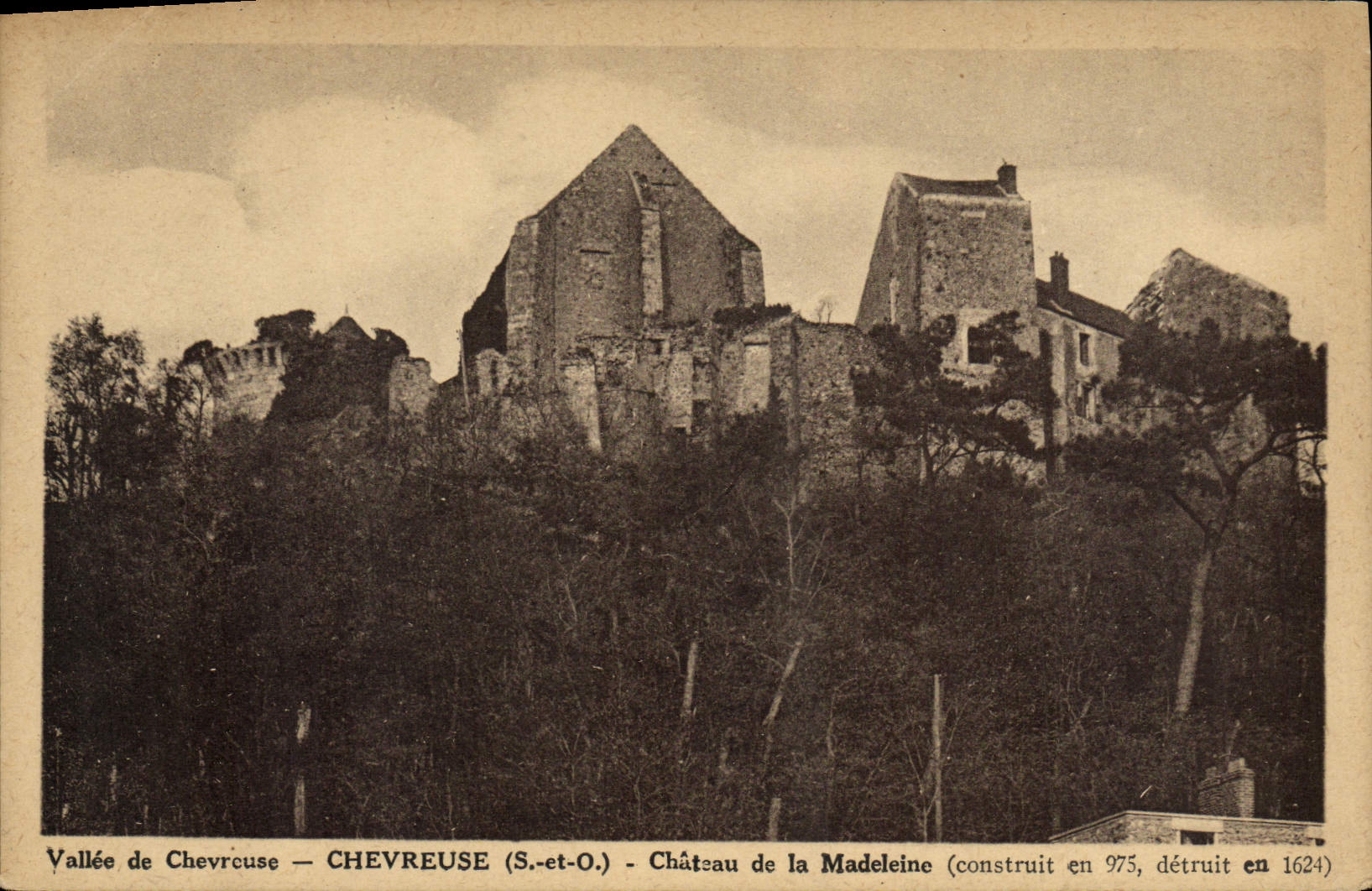 CPA Vallee de Chevreuse Chevreuse Chateau de la Madeleine