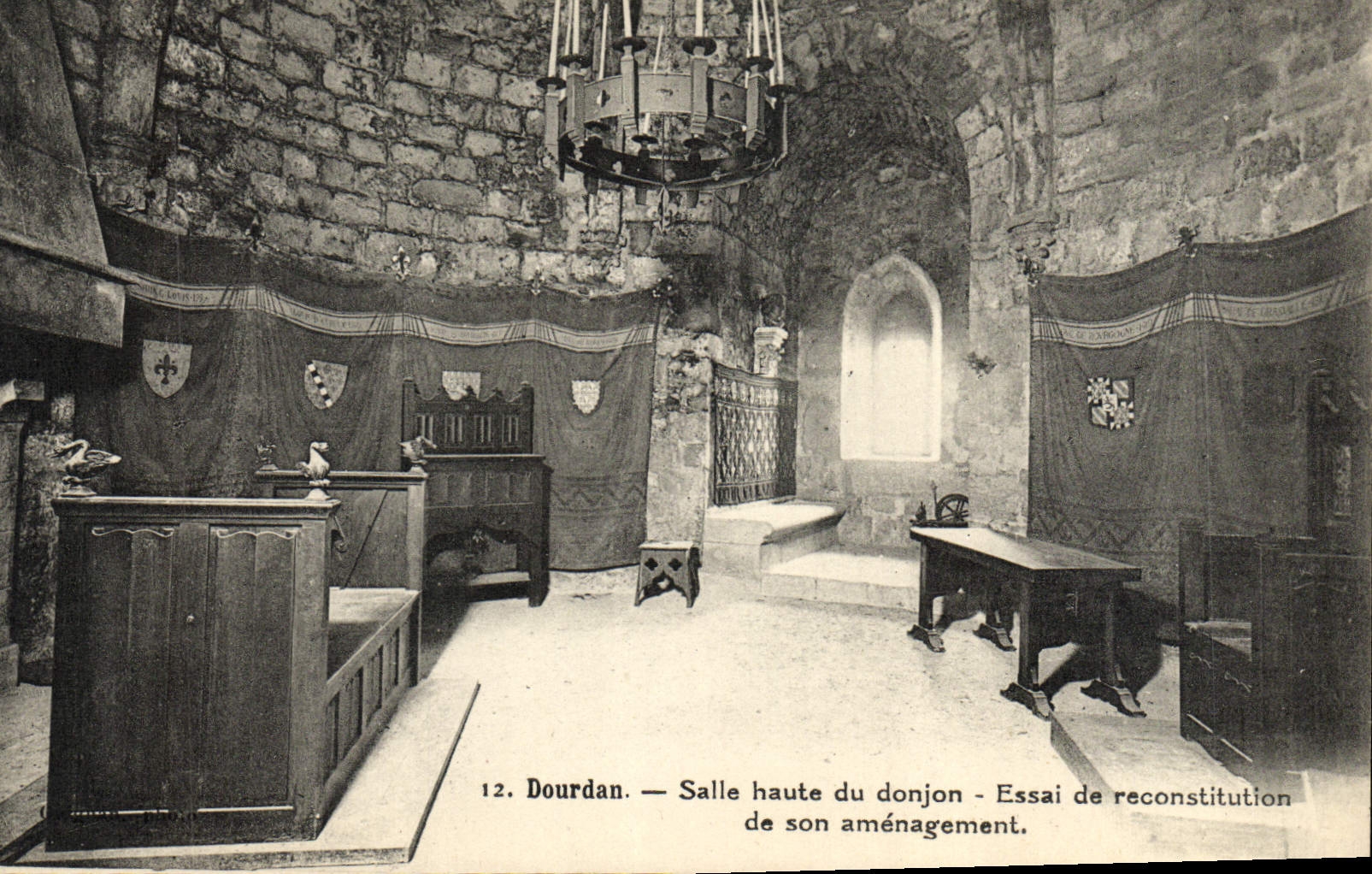 CPA Dourdan Salle Haute Du Donjon Essai De reconstitution de son amenagement