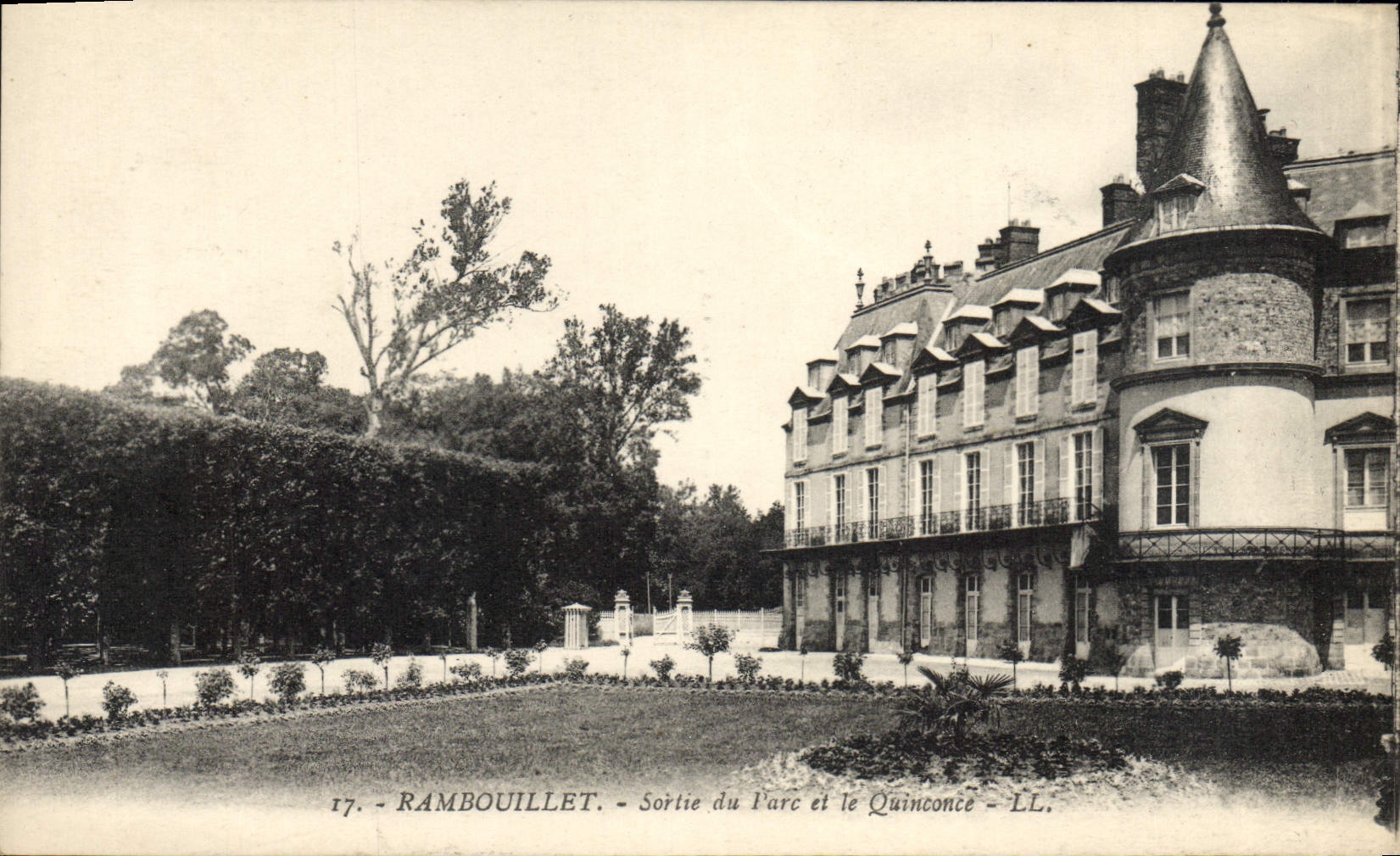 Rambouillet — Sortie du parc et le Quinconce — LL.