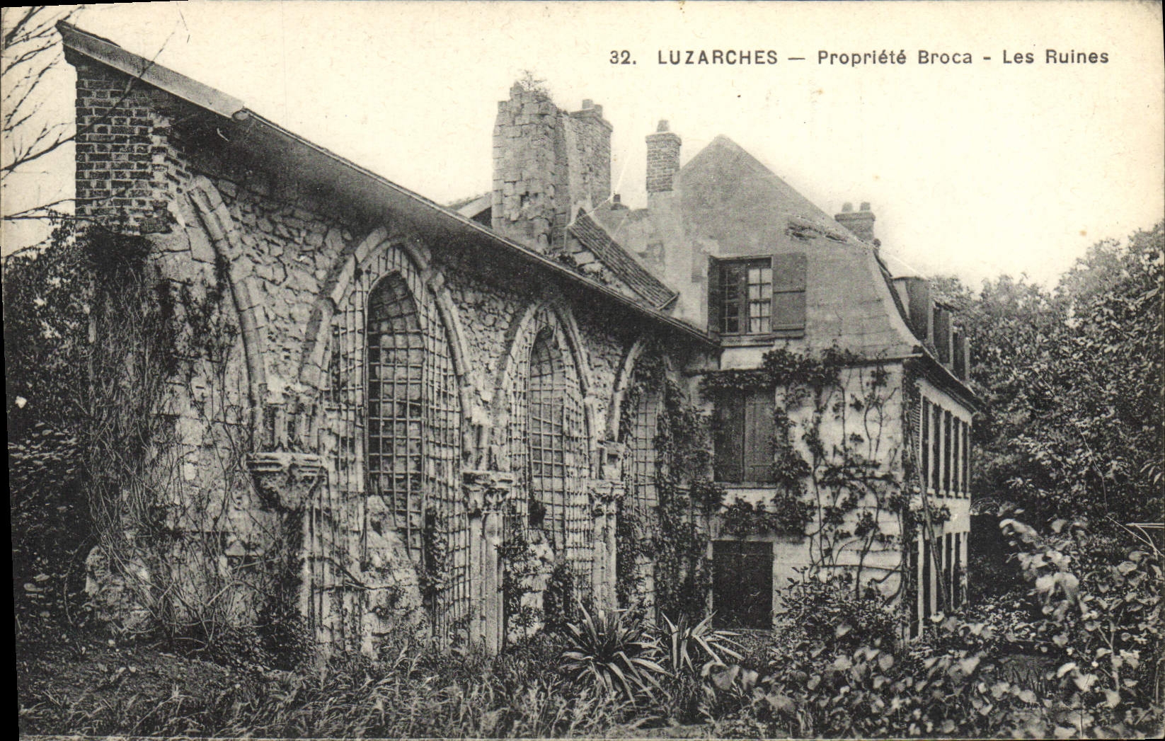 CPA Luzarches Propriete Broca les ruines