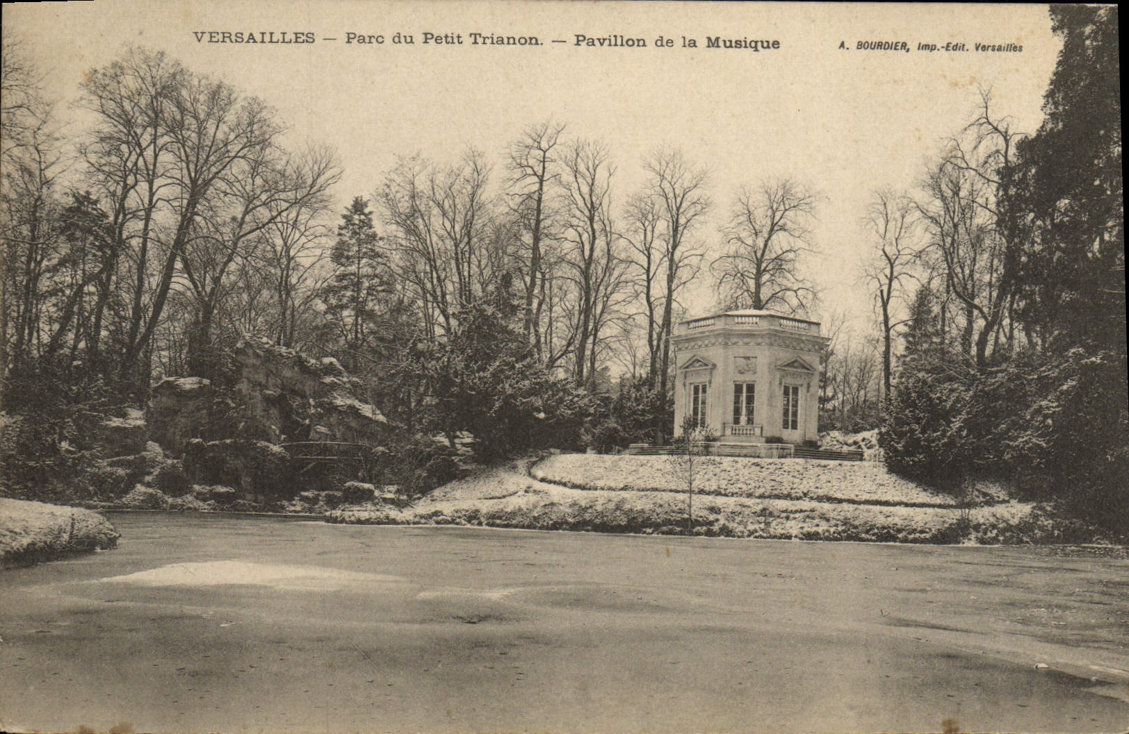CPA Versailles Parc Du Petit trianon Pavillon De La Musique