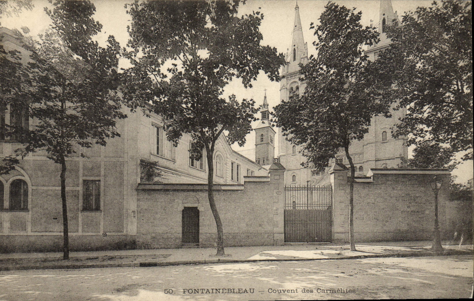 Fontainebleau — Couvent des Carmélites — éditeur Fontainebleau, n° 50