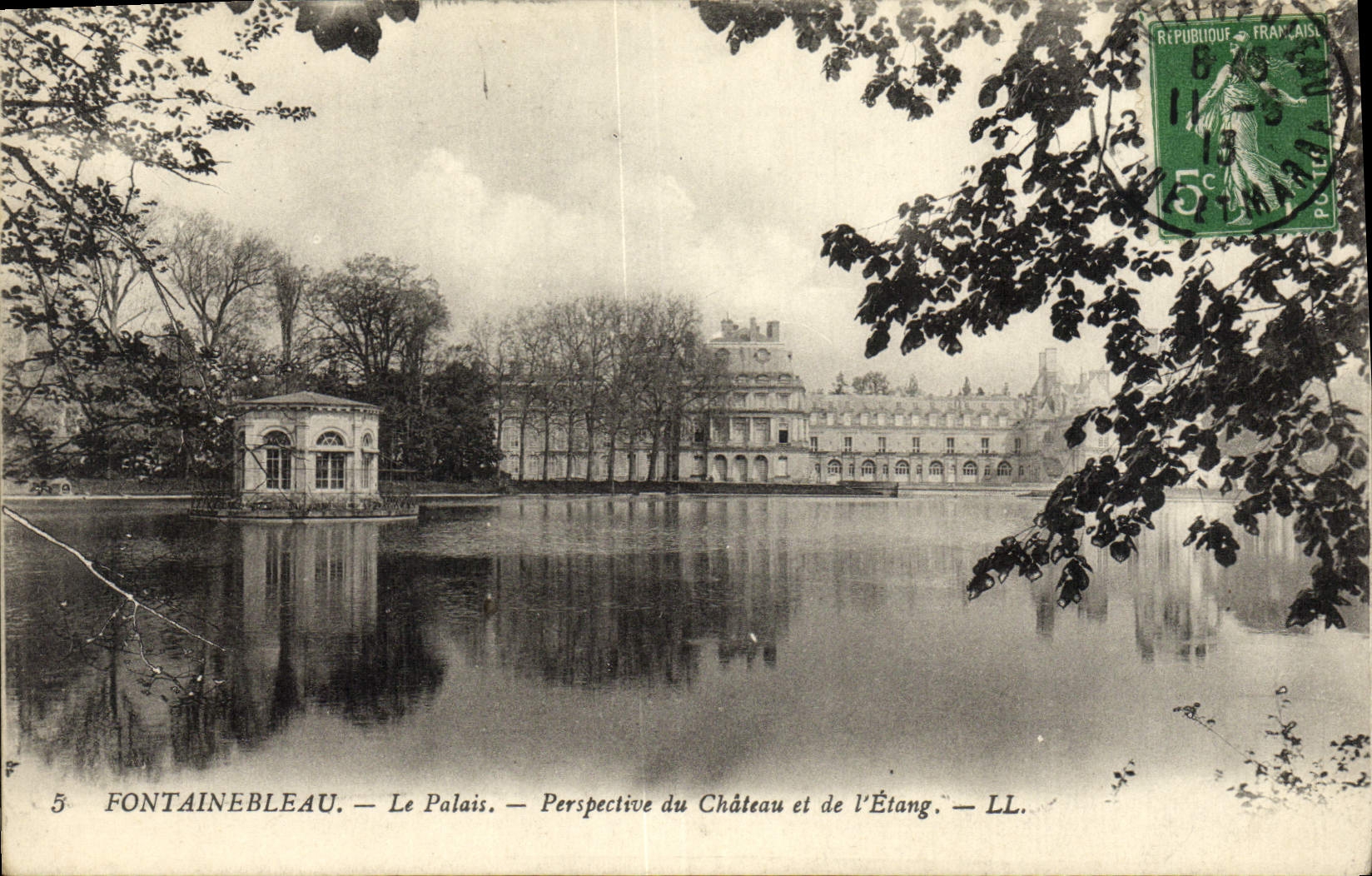 Fontainebleau — El Palacio — Perspectiva del Castillo y del Lago — LL.
