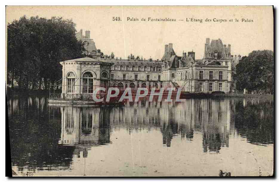 Palais de Fontainebleau — L'Étang des Carpes et le Palais