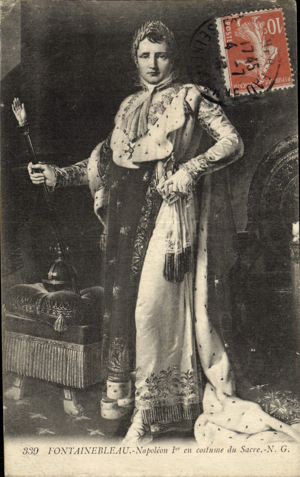 CPA Fontainebleau Napoleon 1er en costume de sacre