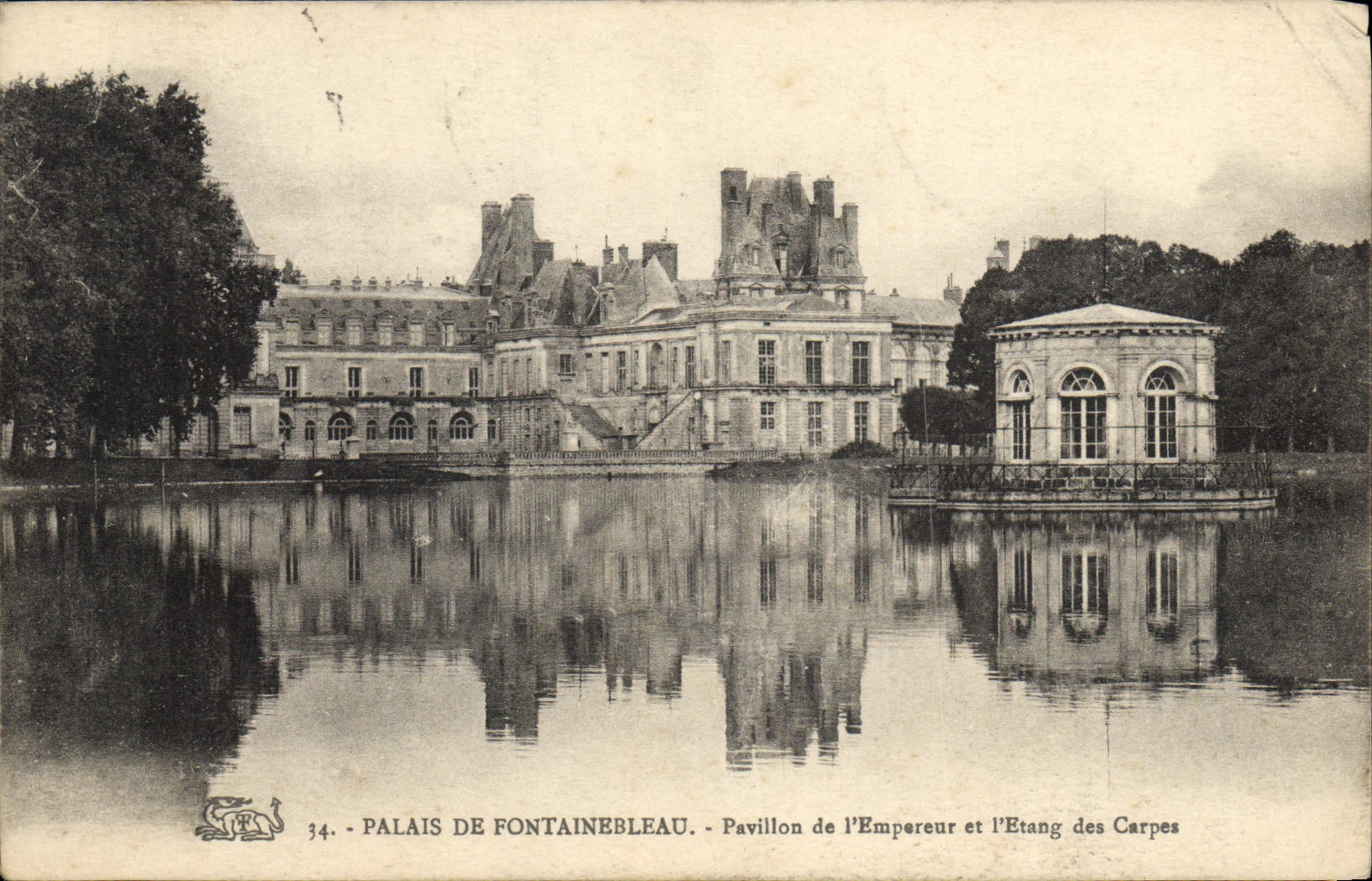 Schloss Fontainebleau — Pavillon des Kaisers und der Karpfenteich — n°34