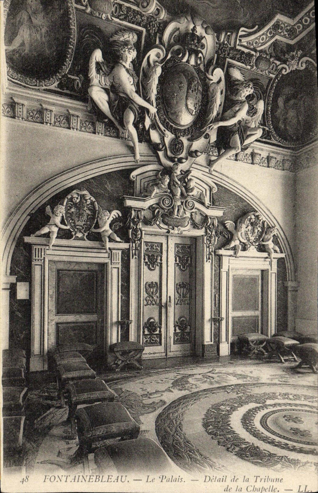 Fontainebleau — Das Schloss — Detail der Kapellen Tribüne — LL.