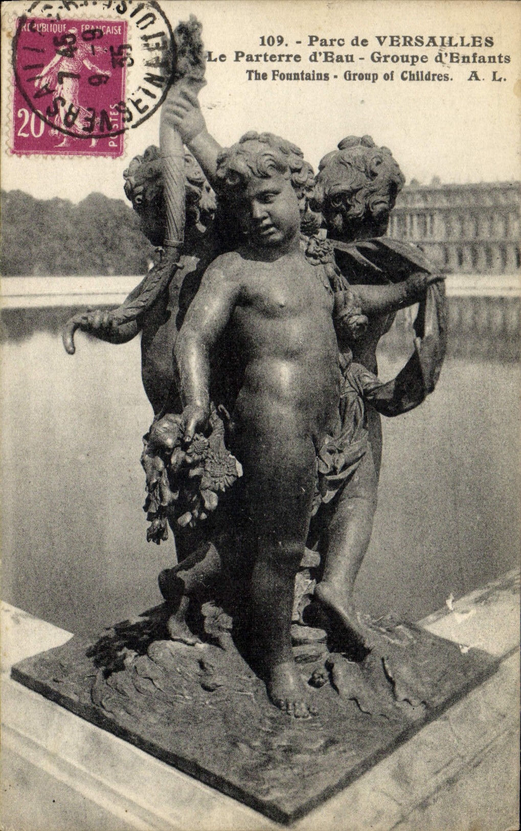CPA Parc De Versailles Le Parterre d'EAu Groupe d'enfants