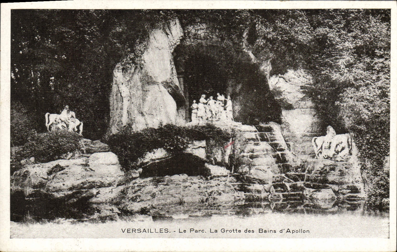 CPA Versailles Le Parc La Grotte des Bains d'Apollon