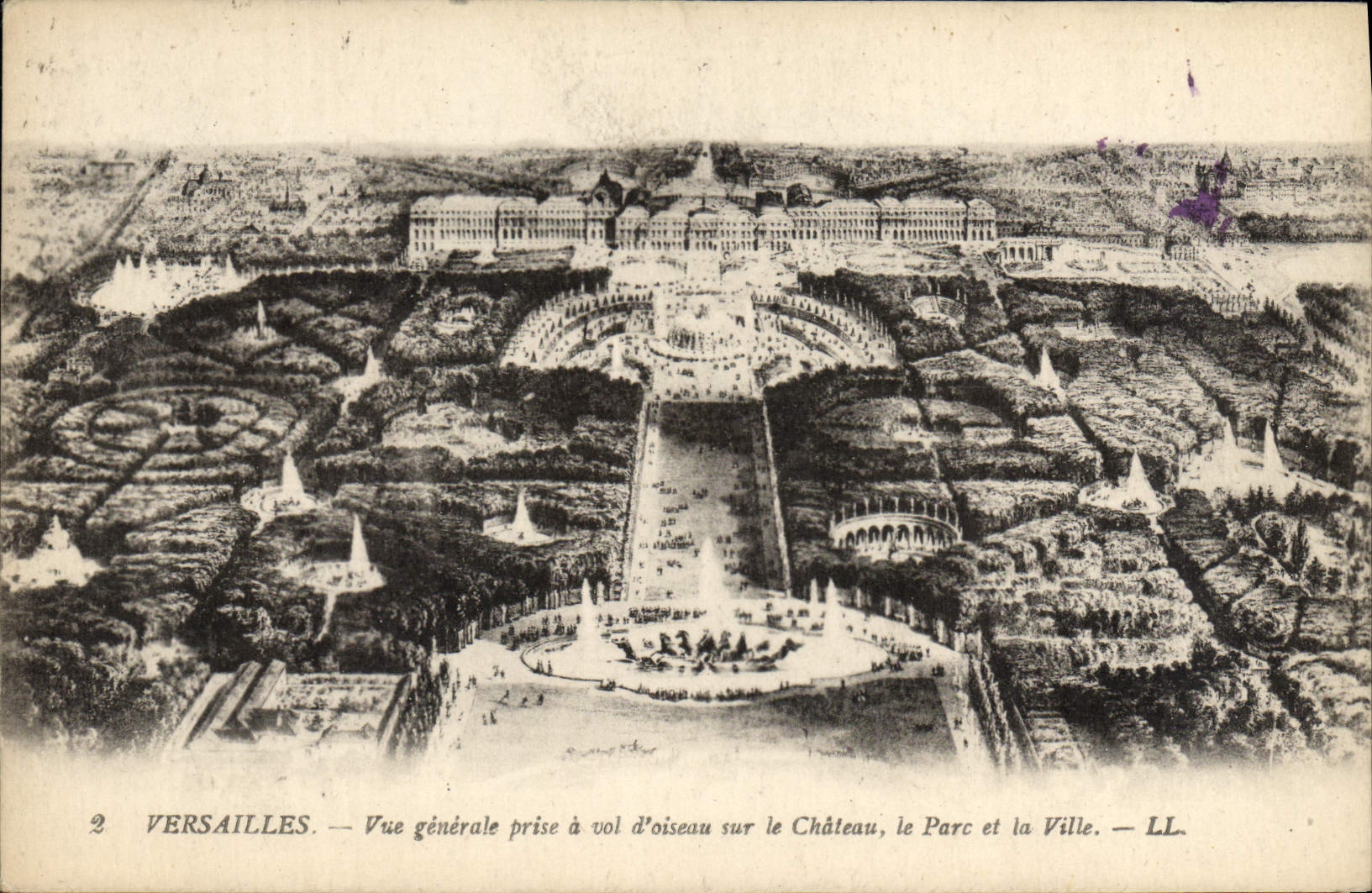 CPA Versailles Vue generale Prise a vol d'oiseau sur le chateau le parc et la ville