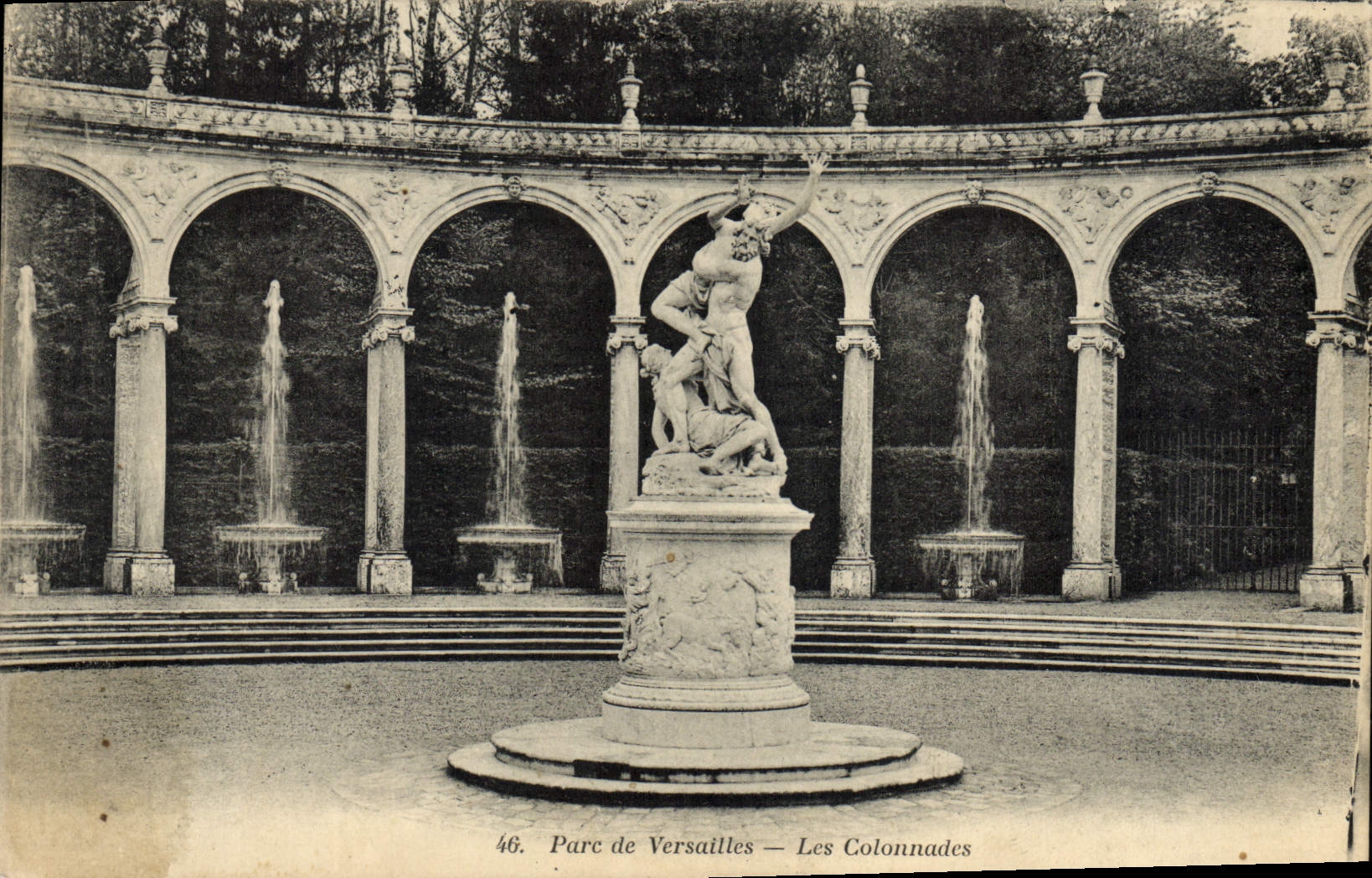 CPA Parc de Versailles Les Colonnades