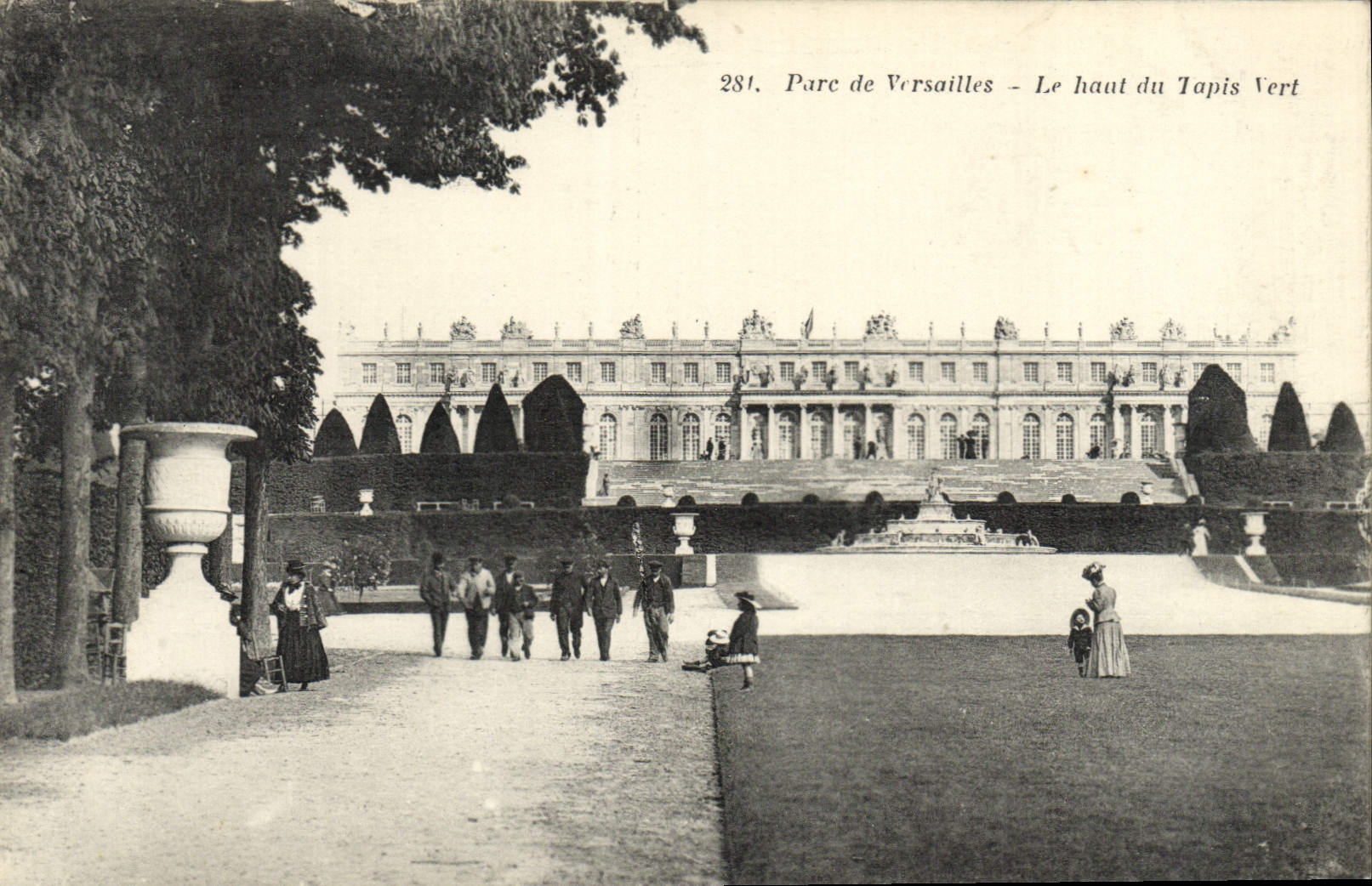 CPA Parc De Versailles Le hant du tapis vert