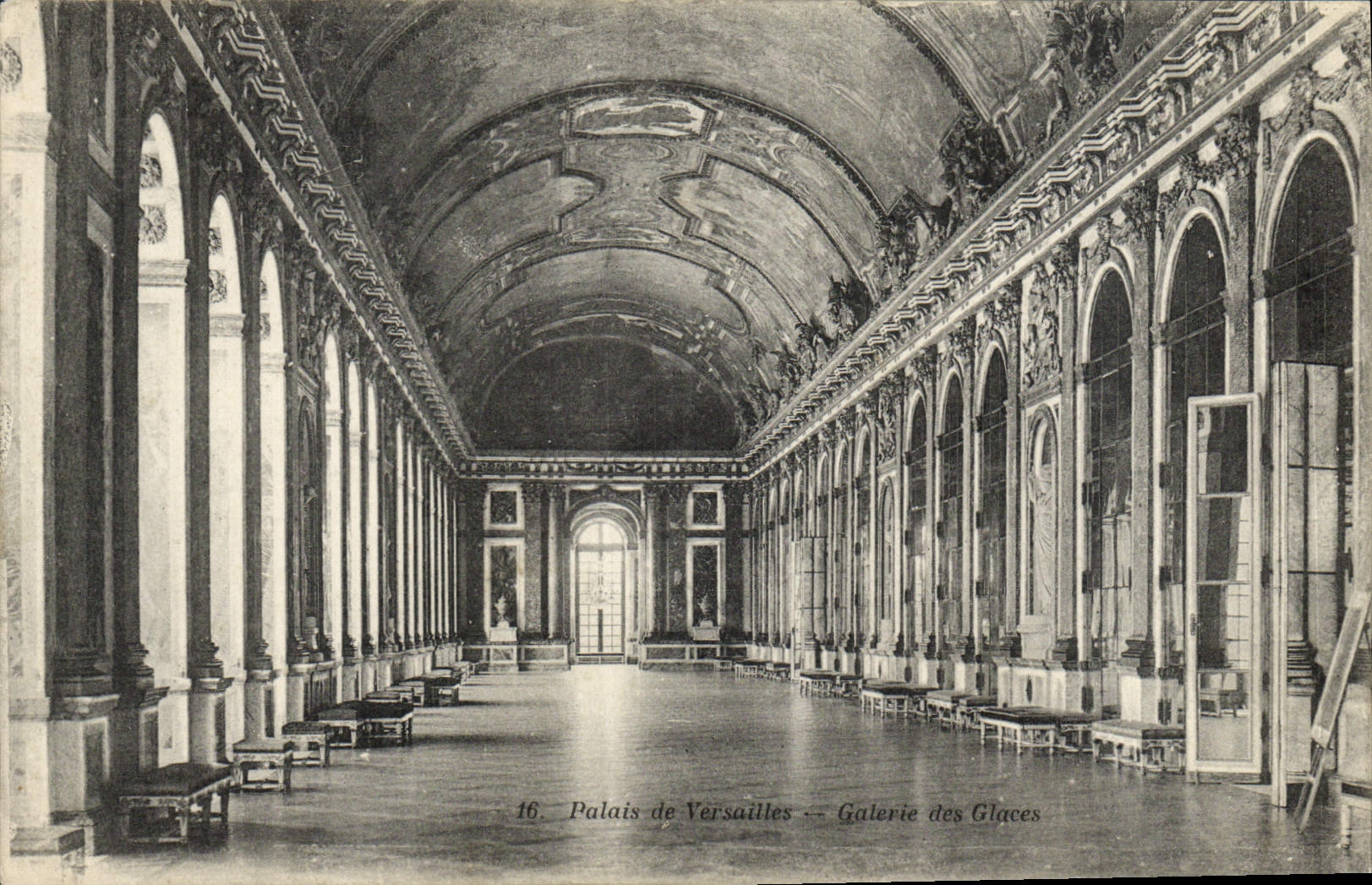 CPA Palais De Versailles Galerie Des Glaces