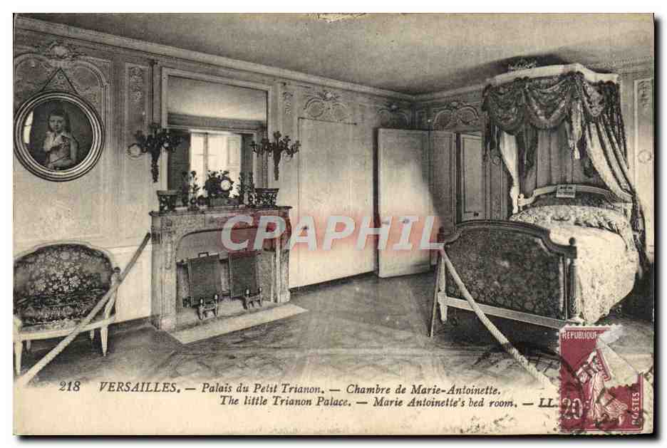 CPA Versailles Palais Du Petit trianon Chambre De Marie Antoinette