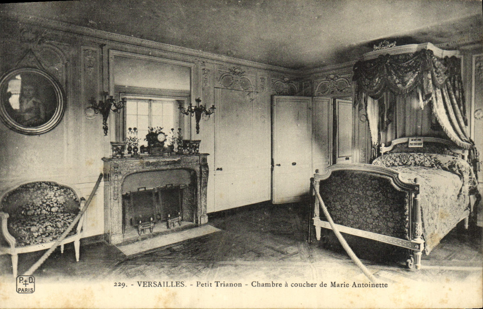 CPA Versailles Petit Trianon Chambre A Coucher De Marie Antoinette