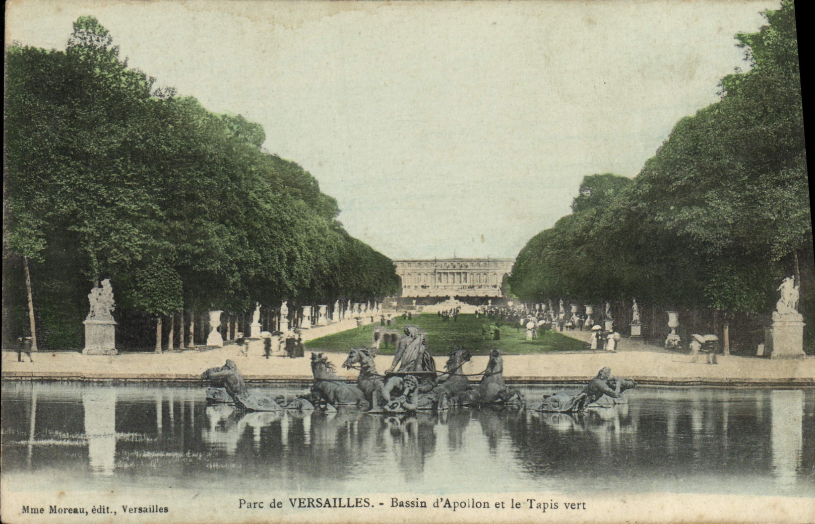 Parc de VERSAILLES - Bassin d'Apoillon et le Tapis vert — Mme Moreau, édit., Versailles