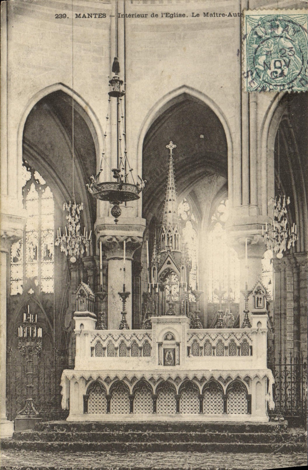 MANTES — Intérieur de l'Église. Le Maître-Autel