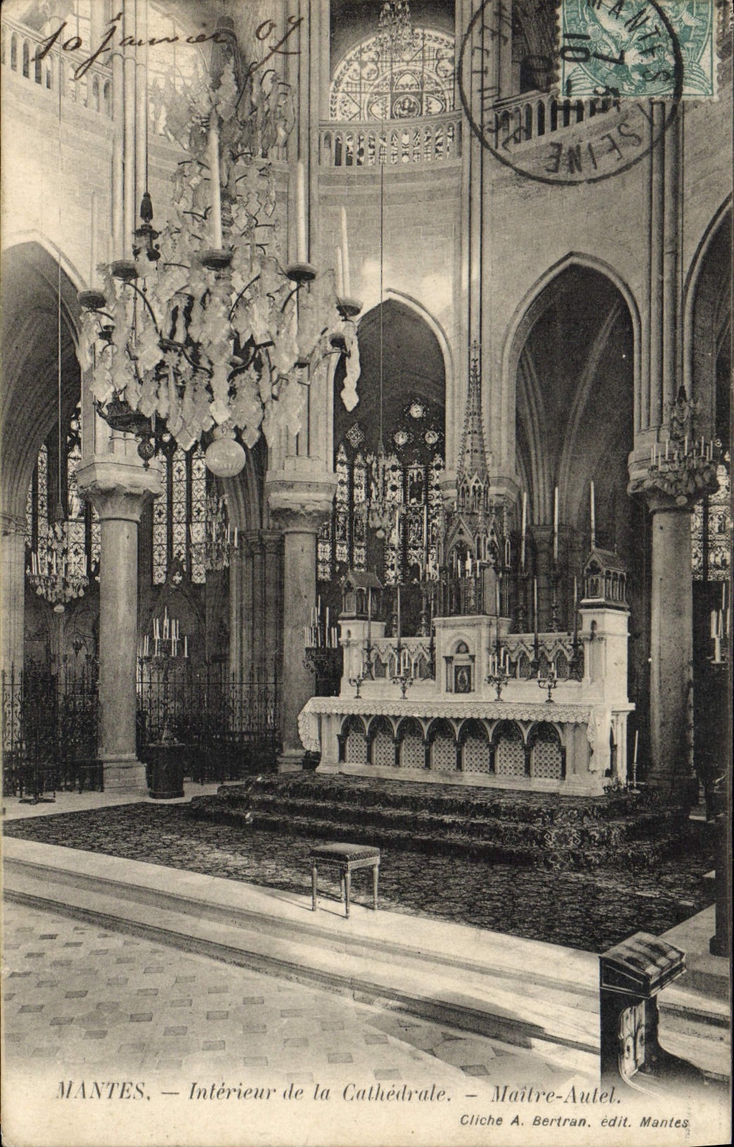 MANTES — Intérieur de la Cathédrale — Cliche A. Bertran, édit. Mantes