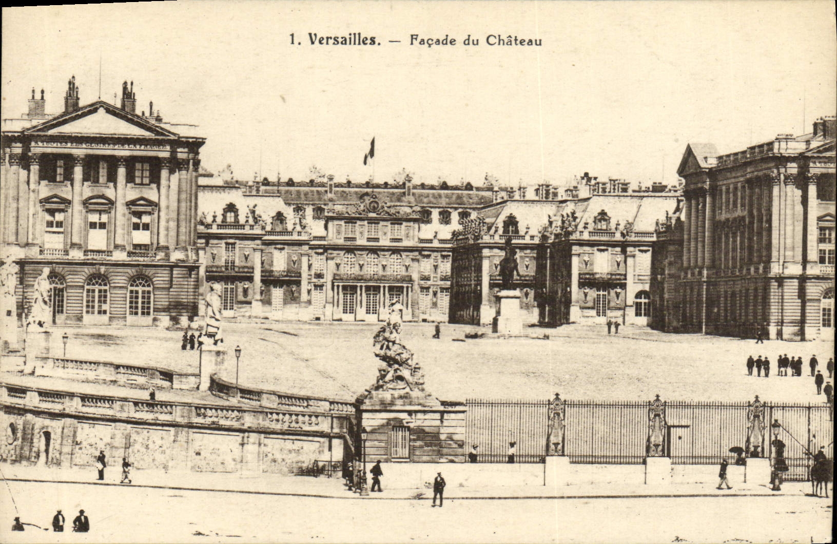 Versailles — Façade du Château — F. DAVID, Versailles