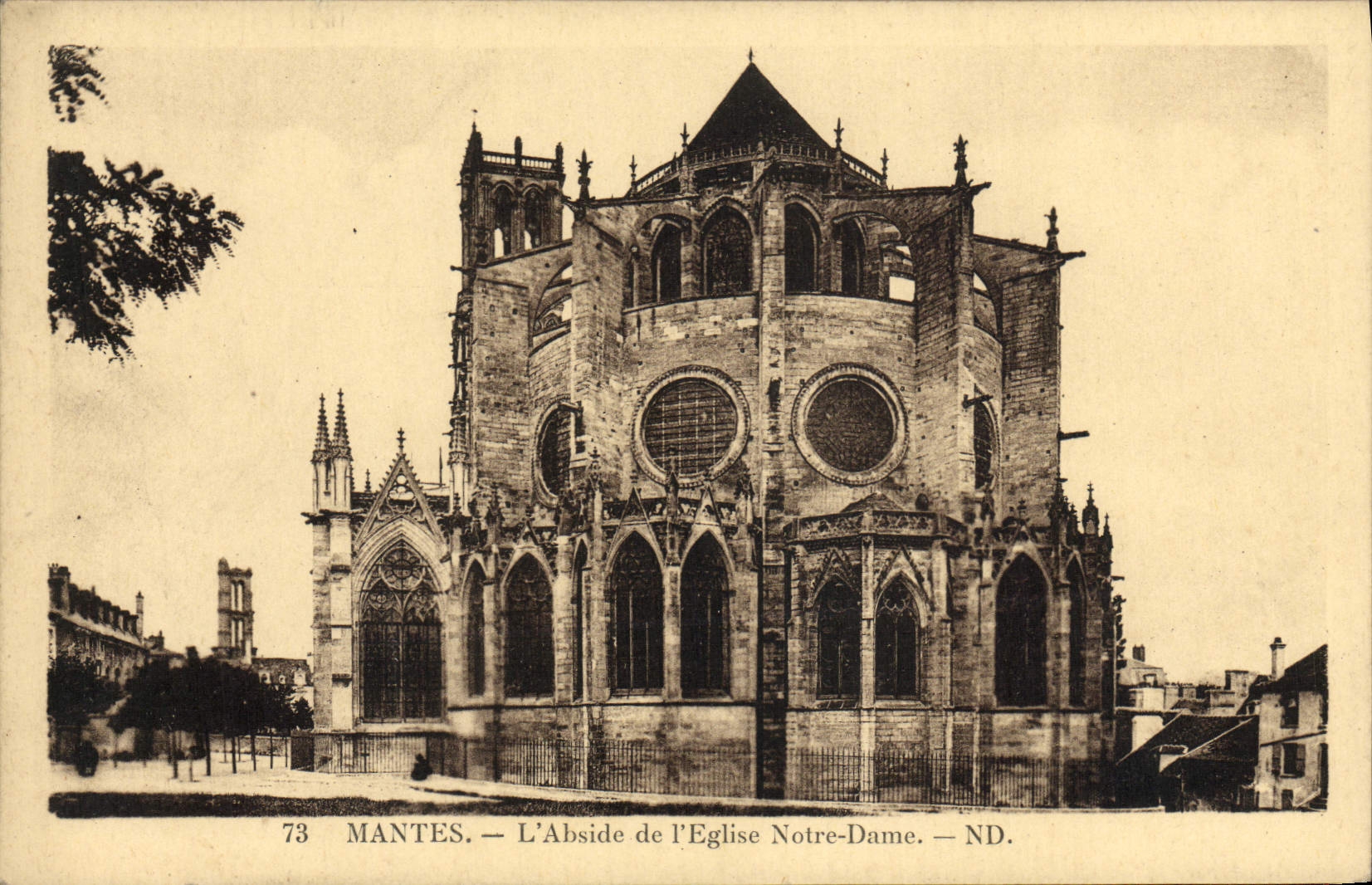 Mantes — L'Abside de l'Église Notre-Dame — ND. — N°73