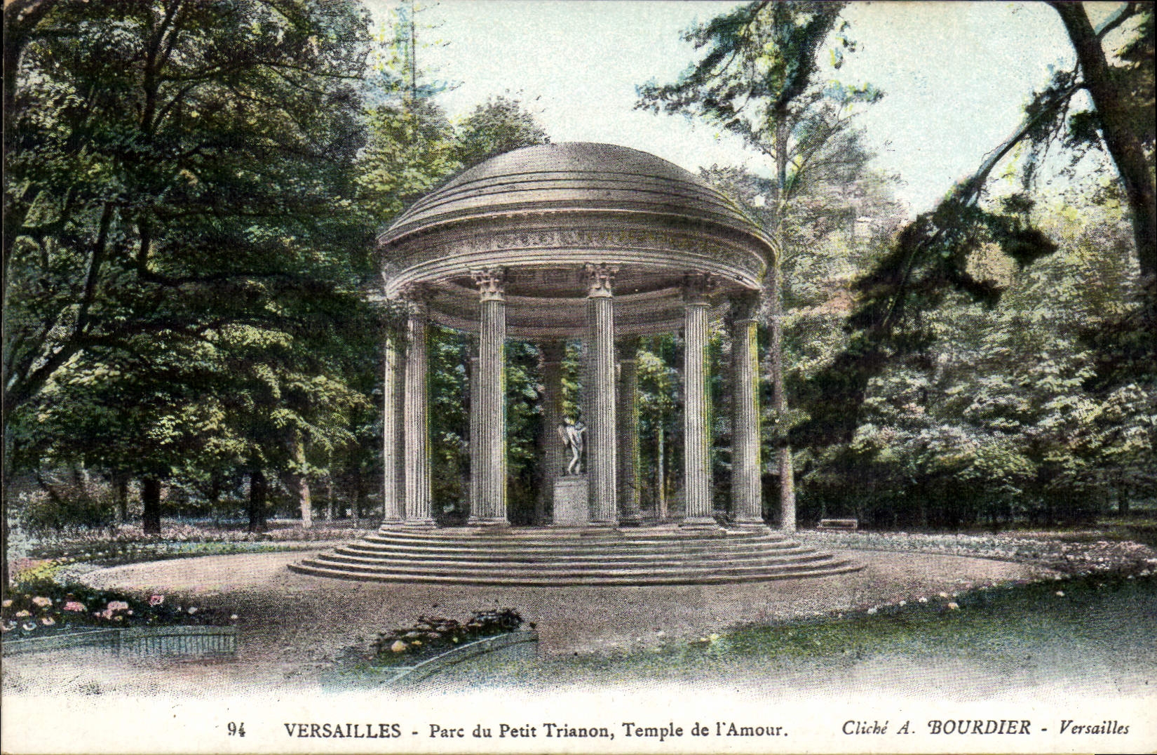 CPA Palais Parc du Petit Trianon Temple de L'Amour