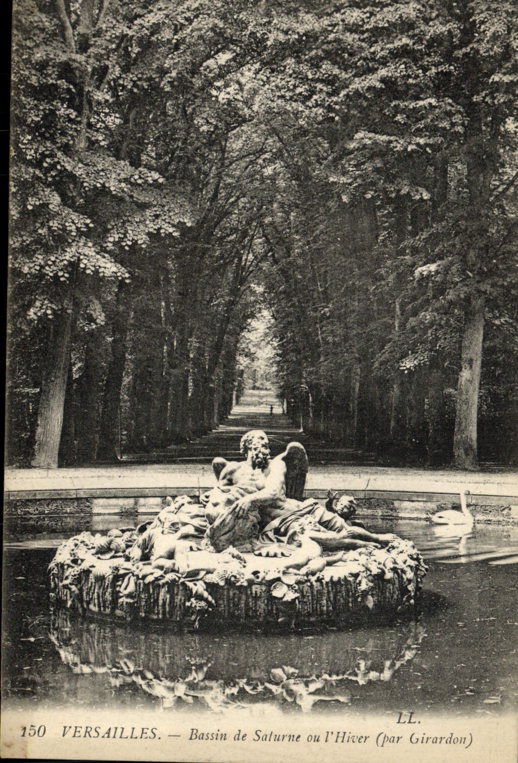 CPA Versailles Bassin de Saturne ou L'Hiver par Girardon