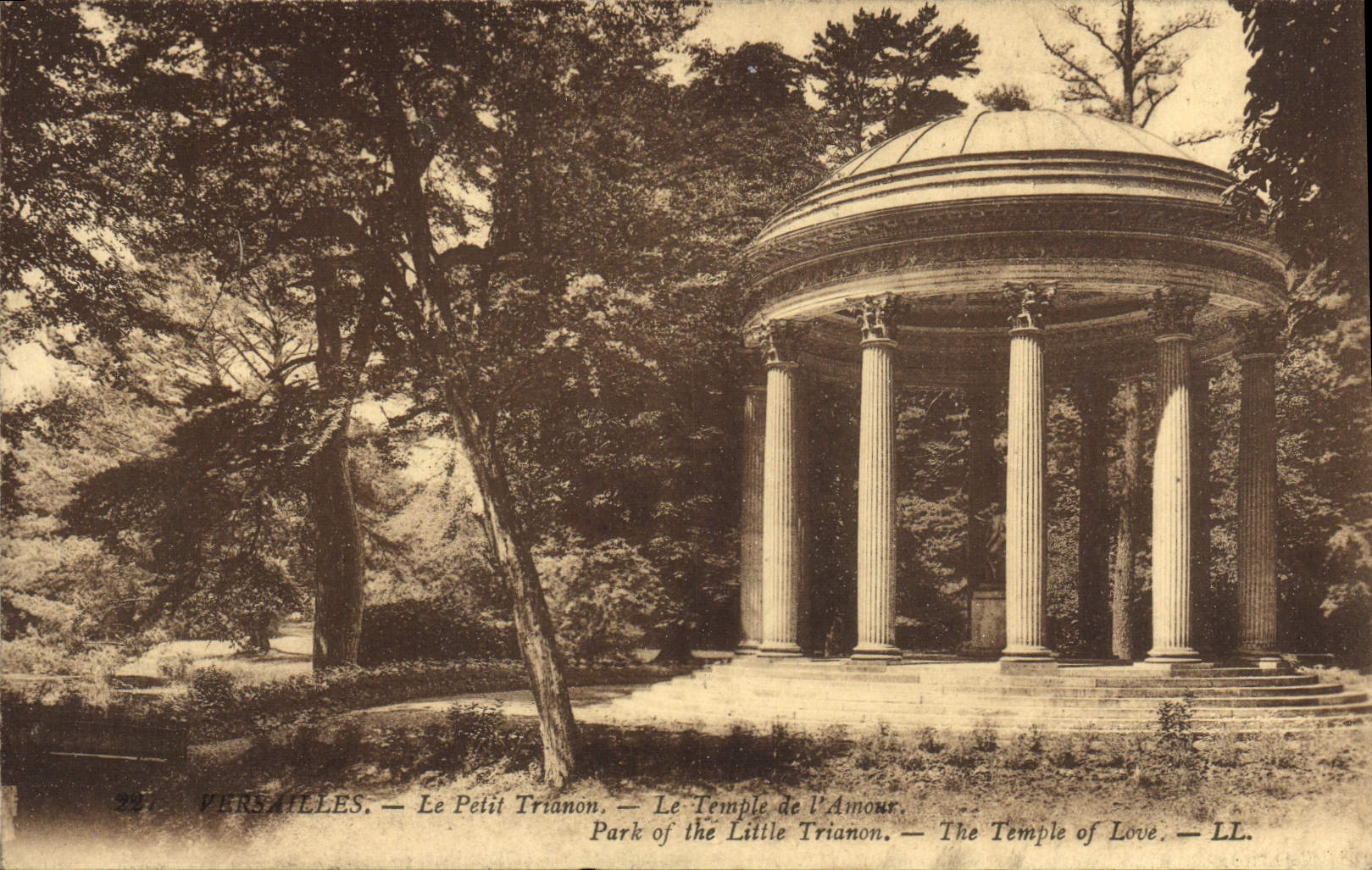 Versailles — Le Petit Trianon — Le Temple de l'Amour — LL.