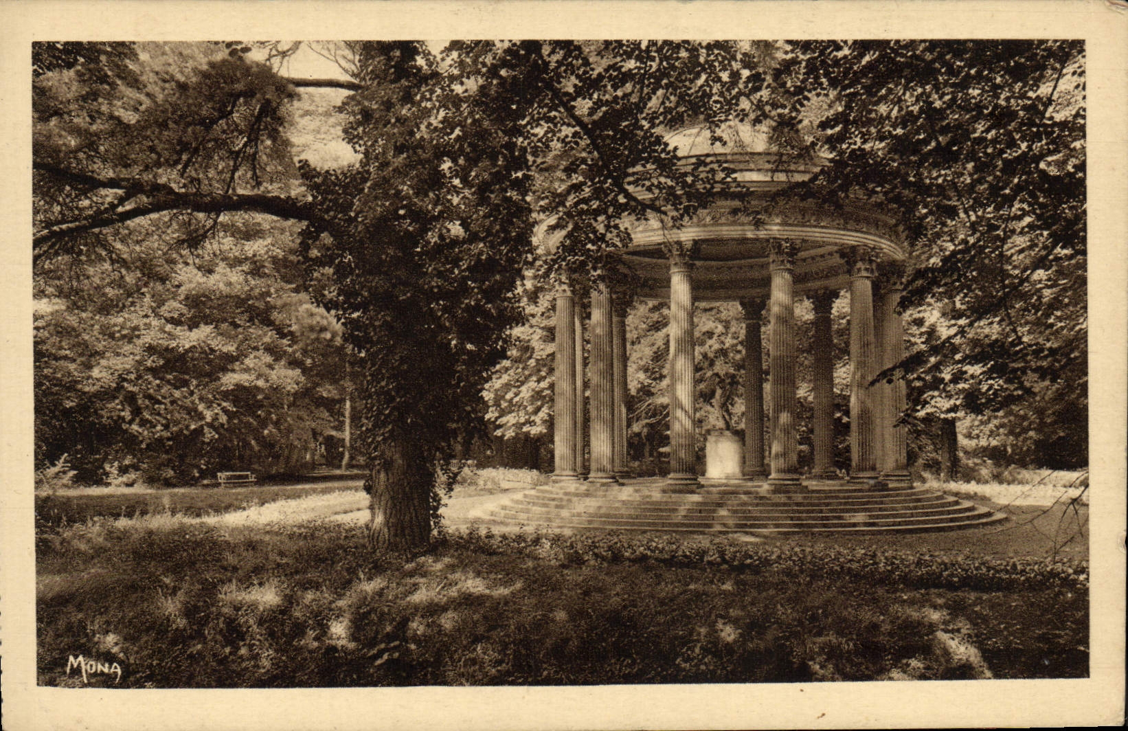 Temple de l'Amour — Versailles — Mona