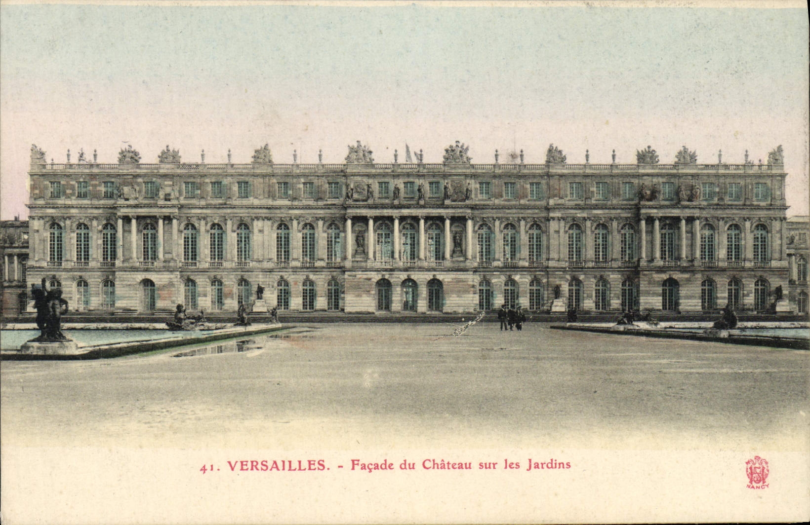 CPA Versailles Facade du Chateau sur les Jardins
