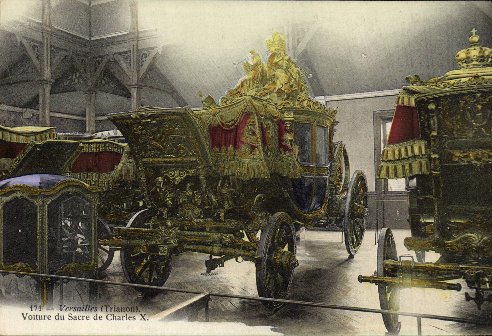 CPA Versailles Trianon Voiture du sacre de Charles X