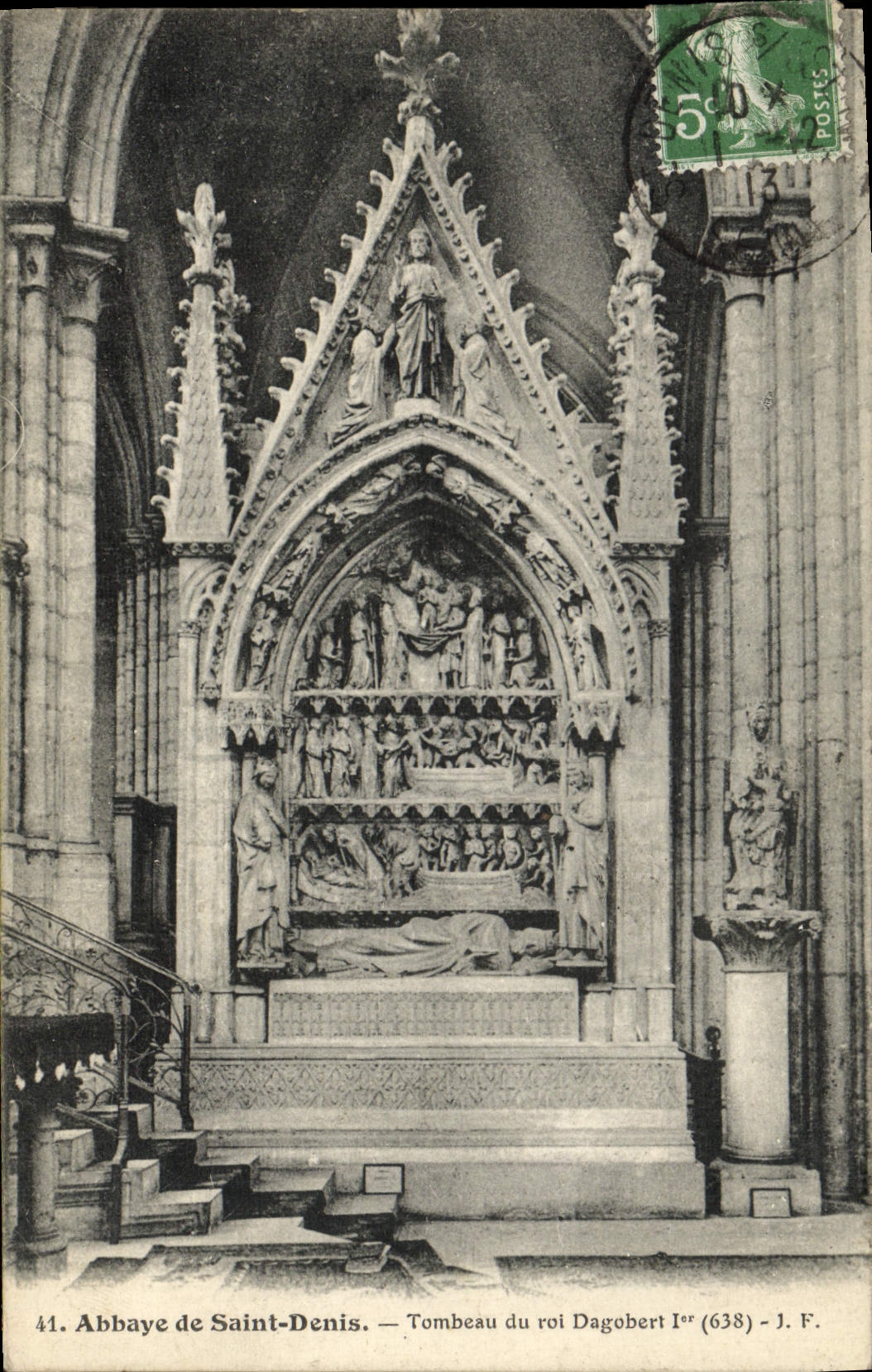 CPA Abbaye de Saint Denis Tombeau du roi Dagobert 1er