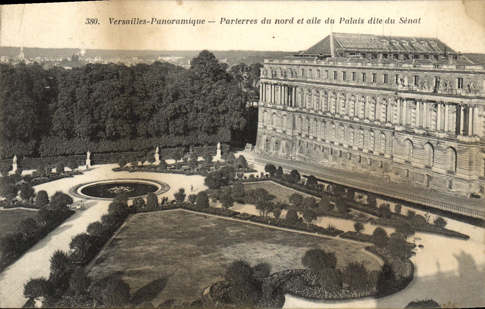 CPA Versailles Panoramique Parterres du Nord et aile du palais dite du Senat