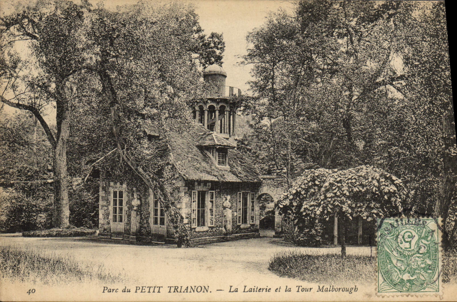 CPA Versailles Trianon La Laiterie et le Tour Malboroug