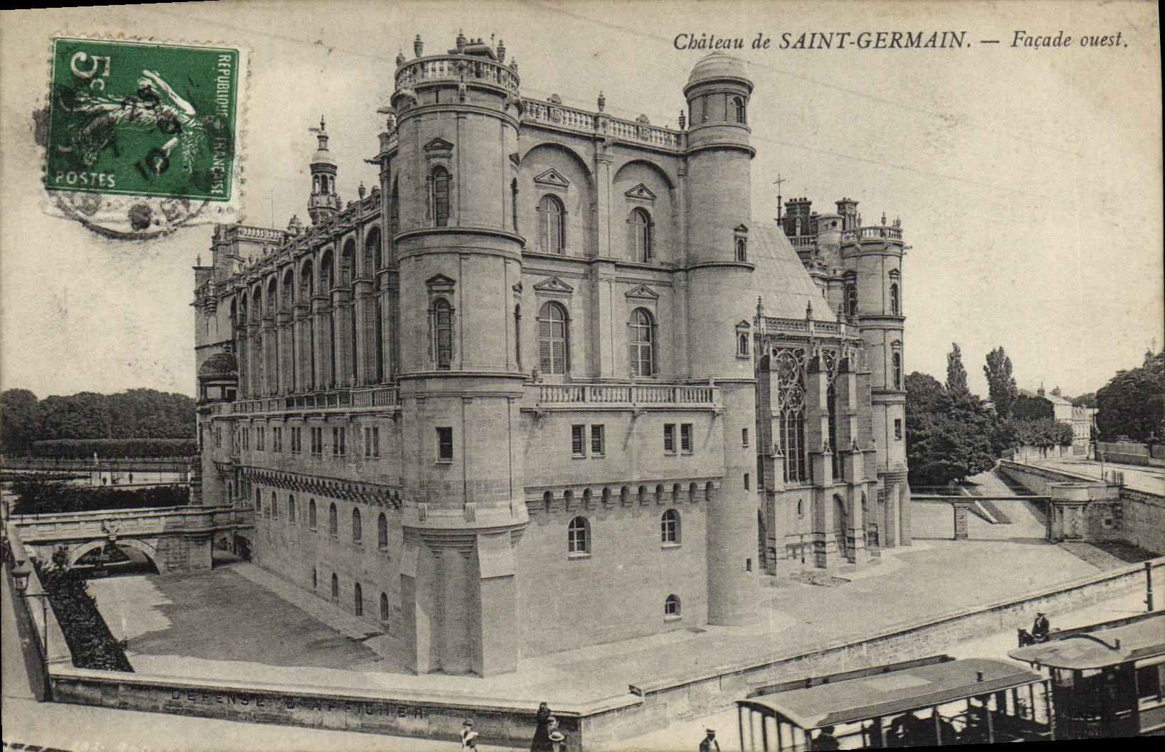 Château de SAINT-GERMAIN — Façade ouest. — Éditeur : Défense d'Architecte